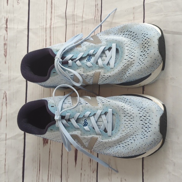 New Balance 880 sneakers, gym shoes, light blue, women's size 12 - Picture 2 of 14